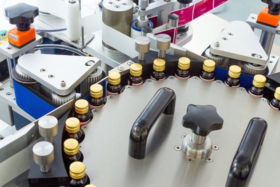 750pcs/minute Three Points Positioning Round Bottle Labeling Machine Stable And High-Speed